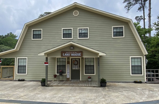 Wooded Bliss at Lake Sam Rayburn