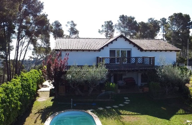 Wooded house 5 minutes from the beach in a quiet location
