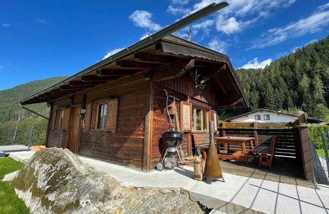 Wooden Holiday Home in Pill with Terrace