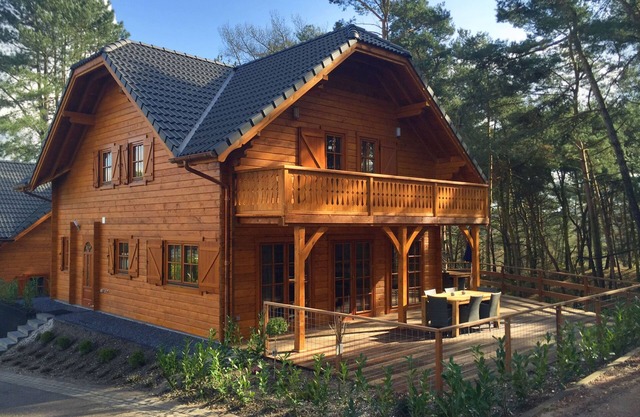 Wooden holiday home near Brunssummerheide
