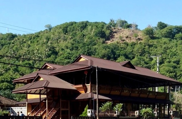 Wooden House Hotel at Senggigi