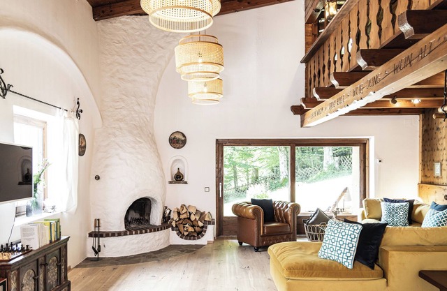 Wooden house in sole location in Bad Ischl - forest, nature, fireplace & sauna