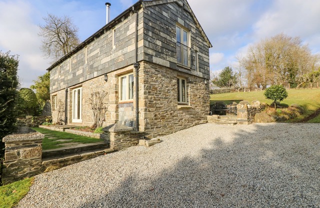 WOODFIELD COACH HOUSE, family friendly, with hot tub in Liskeard