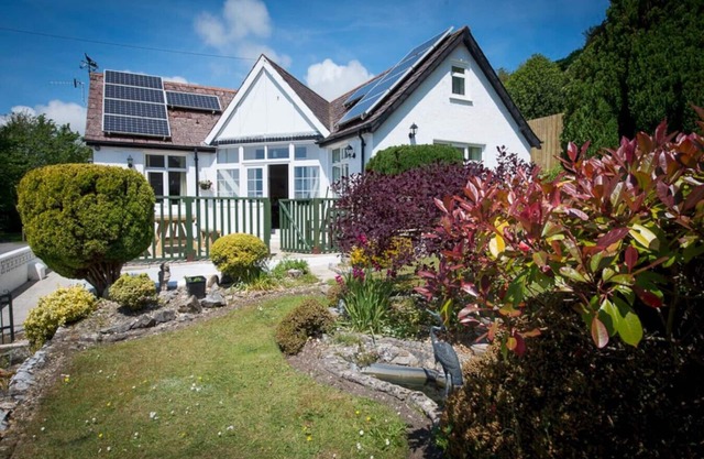 Woodfield · Family Beach House | 200m to Sea | 10min to Centre