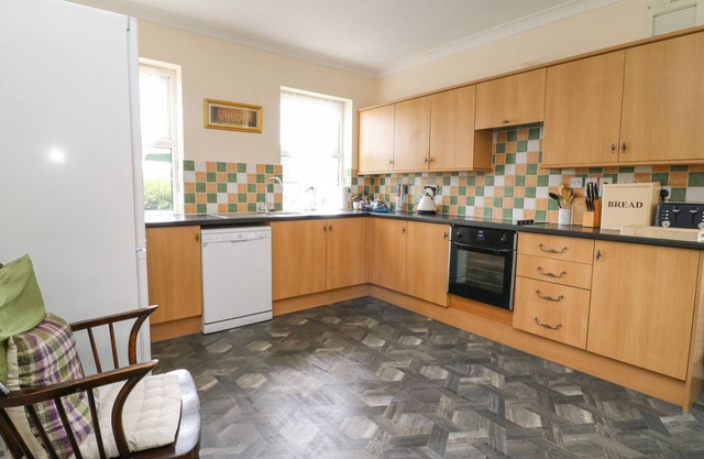 WOODHILL, pet friendly, country holiday cottage in Cottingham