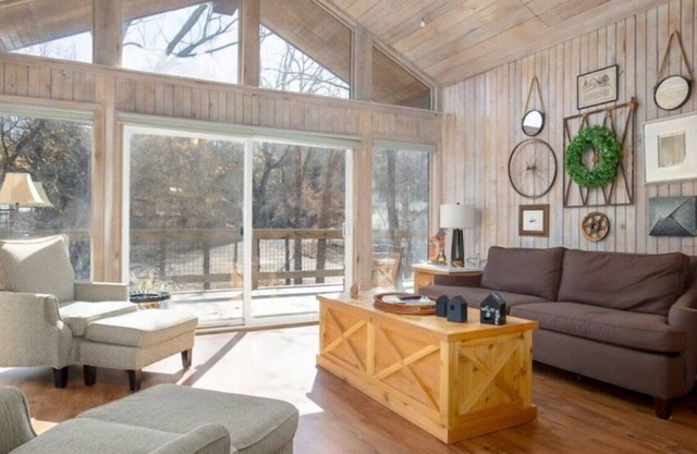 Woodland Breeze with Hot Tub