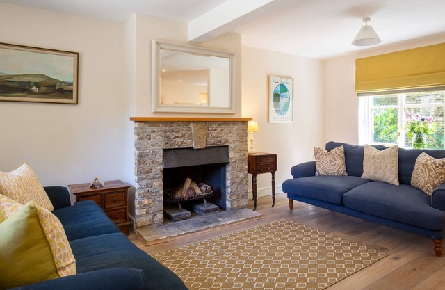 Woodland Cottage - Temple Guiting, Dog Friendly