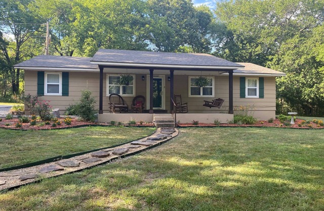 Woodlands - 3 bedroom, 2 full bath secluded beauty next to Sequoyah State Park