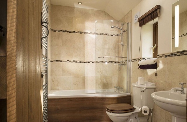 Woodmansey Caravan Sleeps 6 (3 Bedrooms), E18808