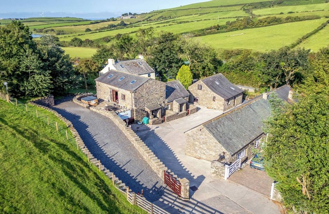 Woodside Barn