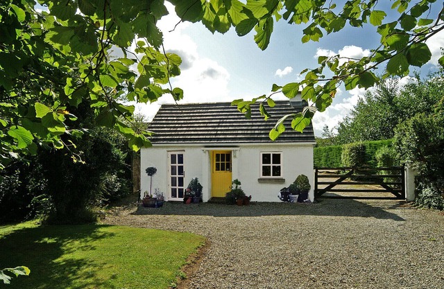 Woodside Cottage - One Bedroom House, Sleeps 2