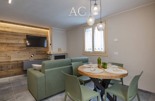 WoodStone ECOLodge - One Bedroom Apartment, Sleeps 4