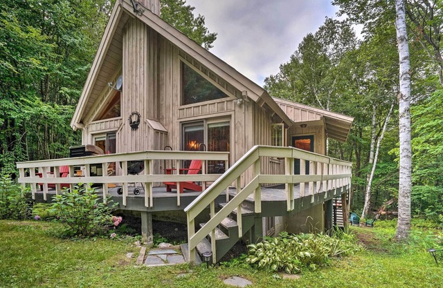 Woodsy Cabin w/ Fire Pit ~ 8 Mi to Mount Snow