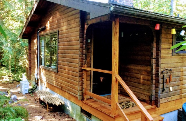 Woodsy Dream: HOT TUB & WIFI