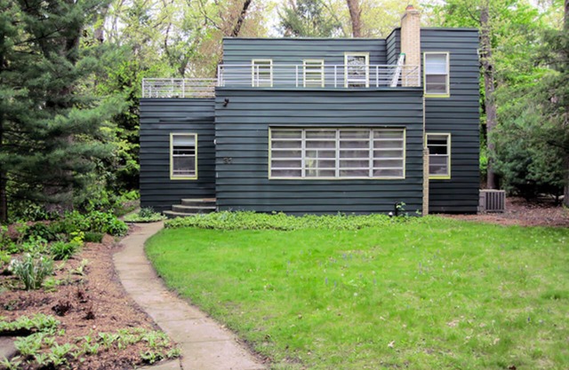Woodsy Retreat W/Private Hot Tub, Enclosed Patio, Firepit, & Free WiFi
