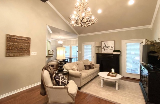 Woodsy Townhouse-High-End Corporate Rental-Ideal for Business Travel