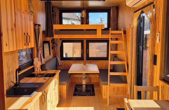 Woody tinyhouse