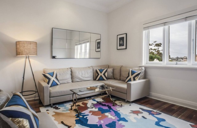 Woollahra Roslyndale Ave I90