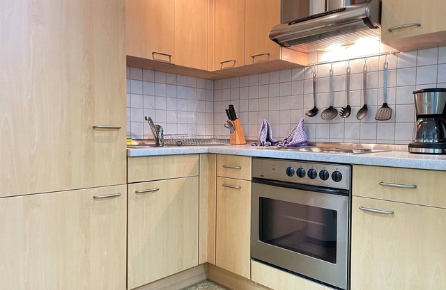 workers apartment in a great location/workers rental (SAD171)