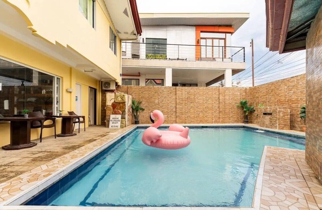 WOW! 3BR House w/Karaoke ,Swimming Pool, Pet Friendly