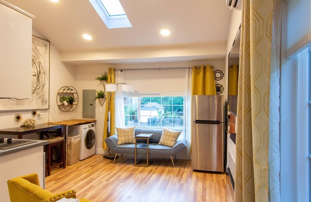 WOW! Newly Studio Apartment- Heart of Sellwood❤️