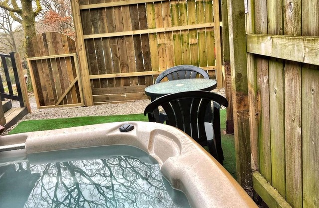 Wren 23-Hot Tub-Woodland Lodges-Tenby-Pembroke