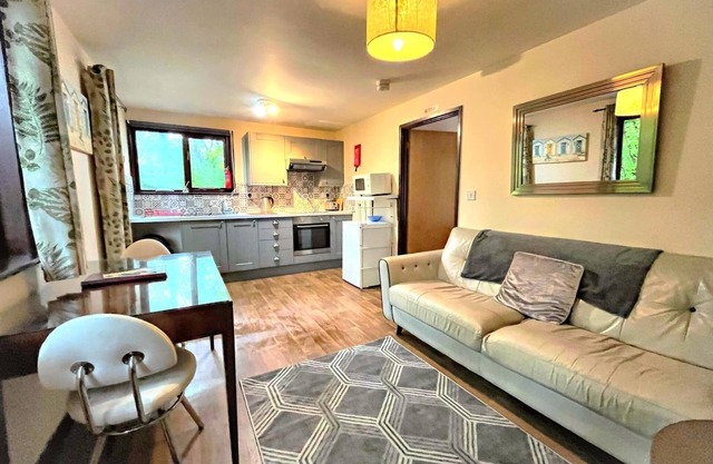 Wren 8-Hot Tub-Woodland Lodges-St Clears-Carmarthen-Tenby
