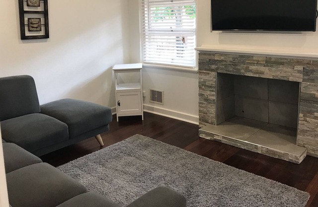 Wright Street Cottage. Close to the City/Stadium!