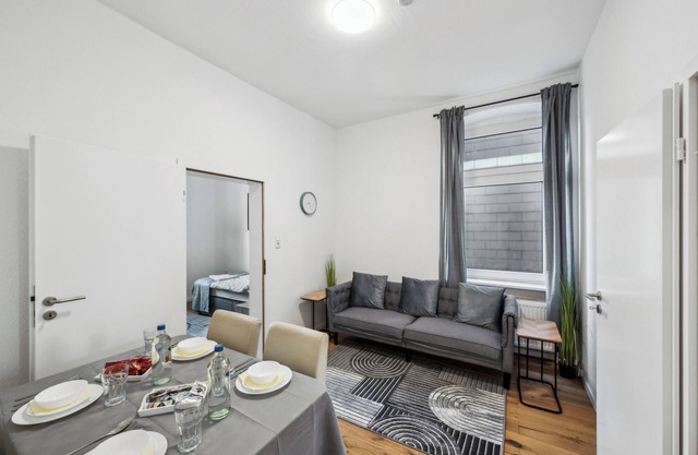 Wupper Home I, top location Ideal for business people, fitters, families, 3 rooms