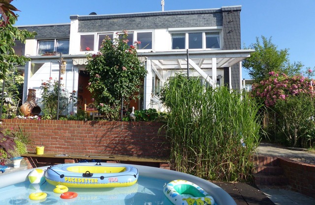 Wuppertal Hideaway with Pool
