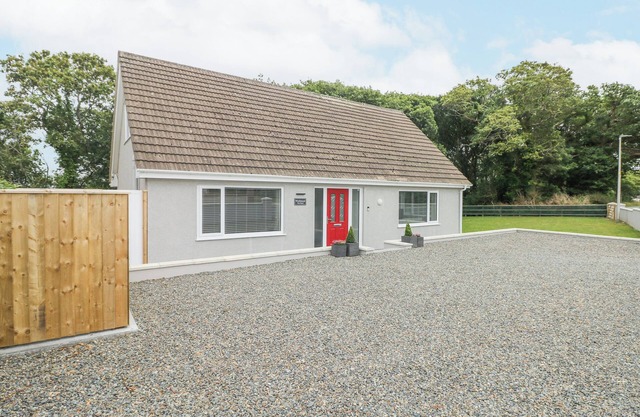 WYCHWOOD, pet friendly, with a garden in Haverfordwest