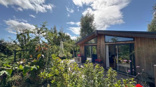Wye Knot - Modern Country Retreat with Views