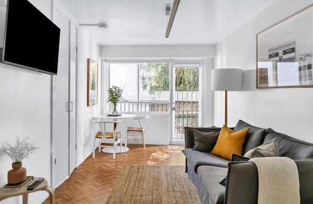 'Wylde's Treasure' Pocket-size Potts Point Design