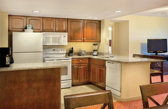 Wyndham Old Town Alexandria, 2 Bedroom Deluxe Condo, Free WiFi
