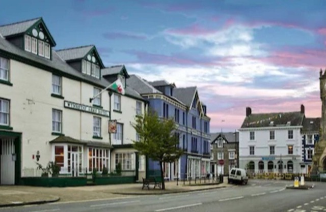 Wynnstay Hotel