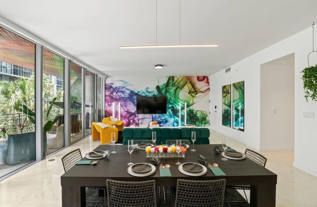 Wynwood 2BR 2BA | Free Parking & Balcony