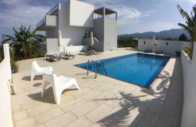XENOS VILLA 3 - LUXURY VILLA WITH PRIVATE POOL NEAR THE SEA.