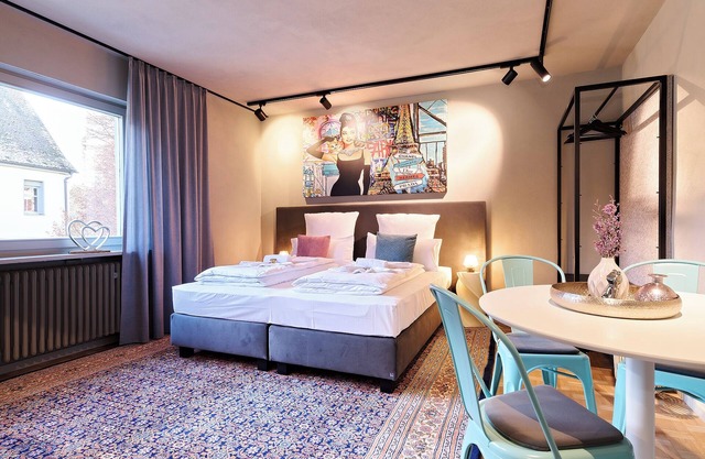 XZLLENZ: 7 pers. | S-Bahn-Nuremberg | Parking | Kitchen | Bathroom | Smart-TV | Wellbeing