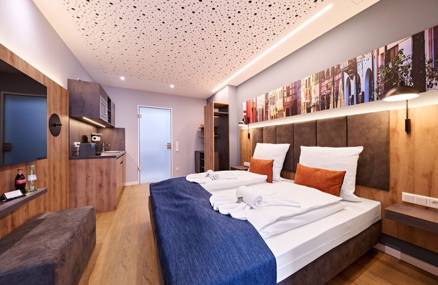 Xzllenz: SmartTV | Parking | subway | Private