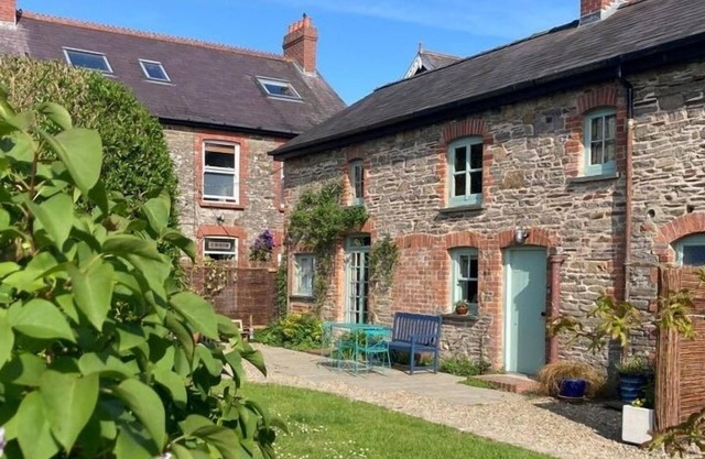 Y Bwthyn, Bohemian bolthole with log burner