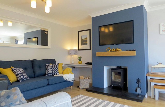 Y Llofft, Tresaith - Two Bedroom Cottage, Sleeps 3