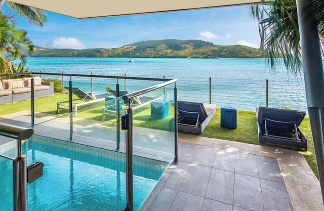 Yacht Club Villa 21