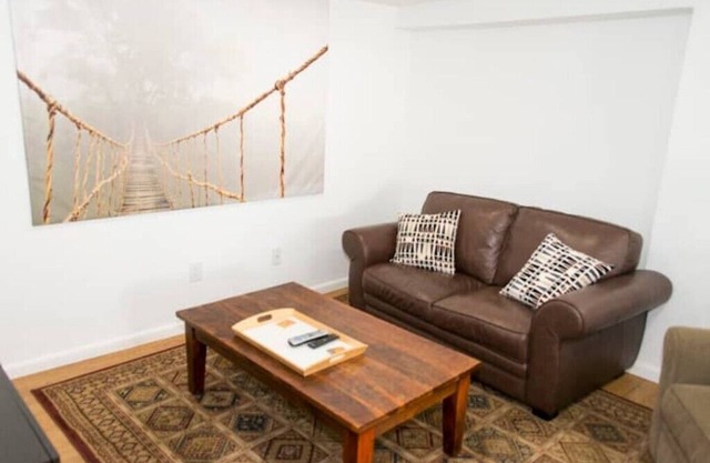 Yakima Vacation Rentals- Spacious Bungalown