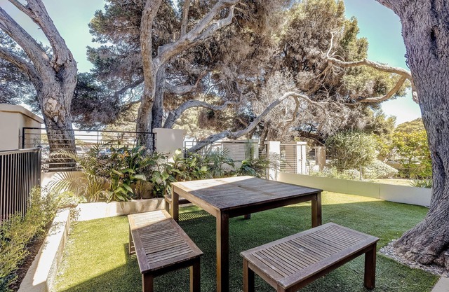YALLINGUP BEACH HOLIDAY HOME PERFECTLY DESIGNED TO FIT TWO FAMILIES