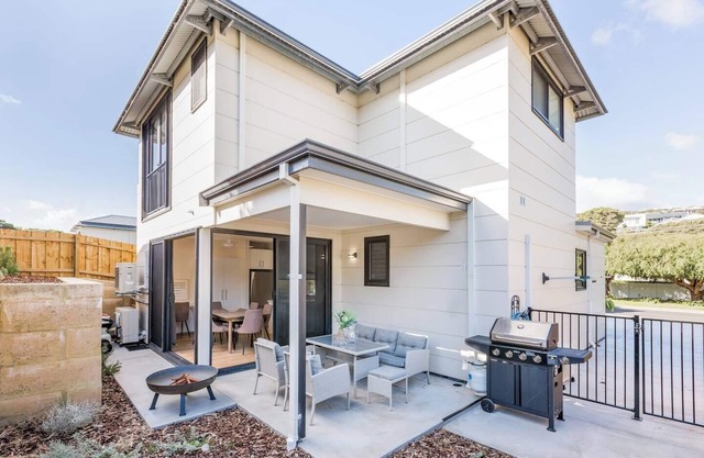 Yallingup Lagoon Beach House