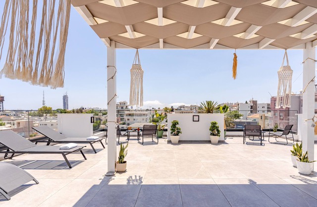 Yamas Urban Living Spiridonons