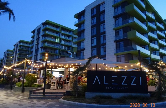 Yasuo Beach Apartment