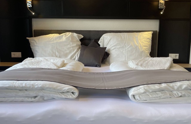 Yebs Hotel