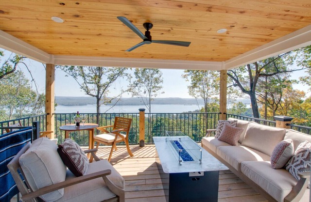Yellowstone-Inspired Rustic Cabin with Lake Views, Hot Tub, and Western Charm