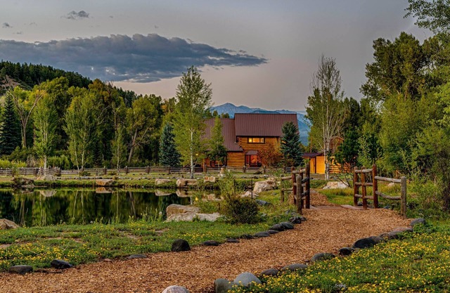 Yellowstone Riverside: 15% Off Until Nov 22!